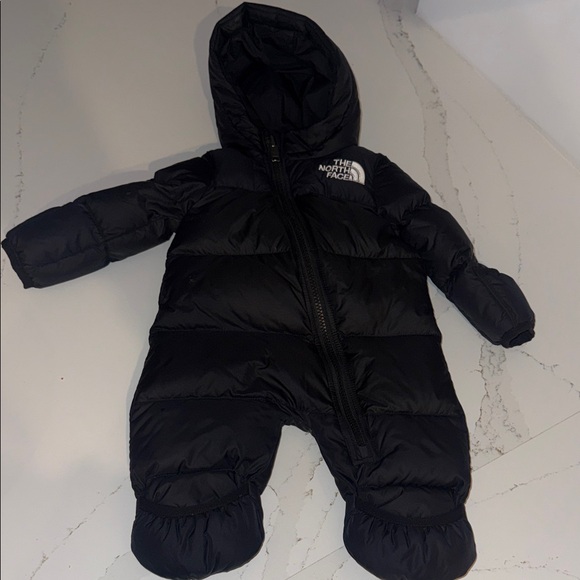 100% Authentic TheNorthFace Infant Black Puffer Size 0-3 Months NEVER USED !